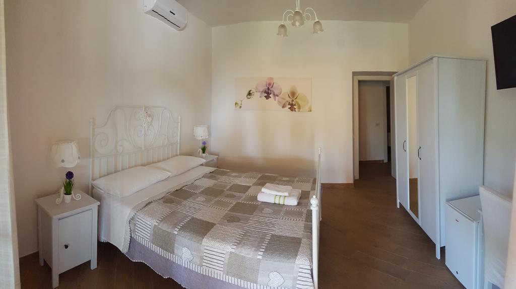 Bed And Breakfast La Corte Degli Ulivi Civitavecchia Quarto foto