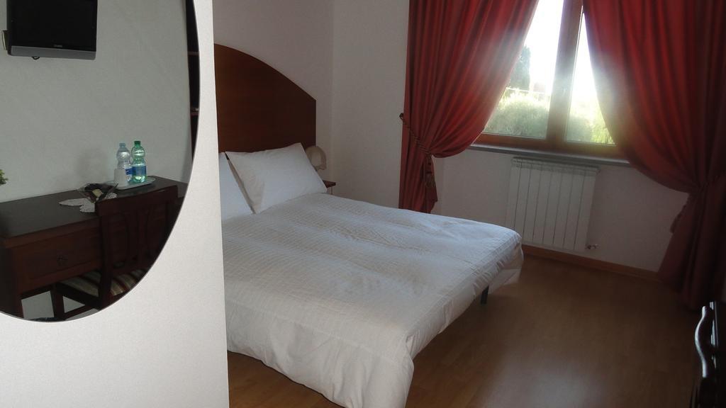 Bed And Breakfast La Corte Degli Ulivi Civitavecchia Quarto foto